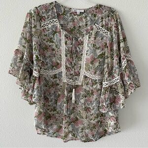 DR2 Floral Lace Flowy Light Blouse